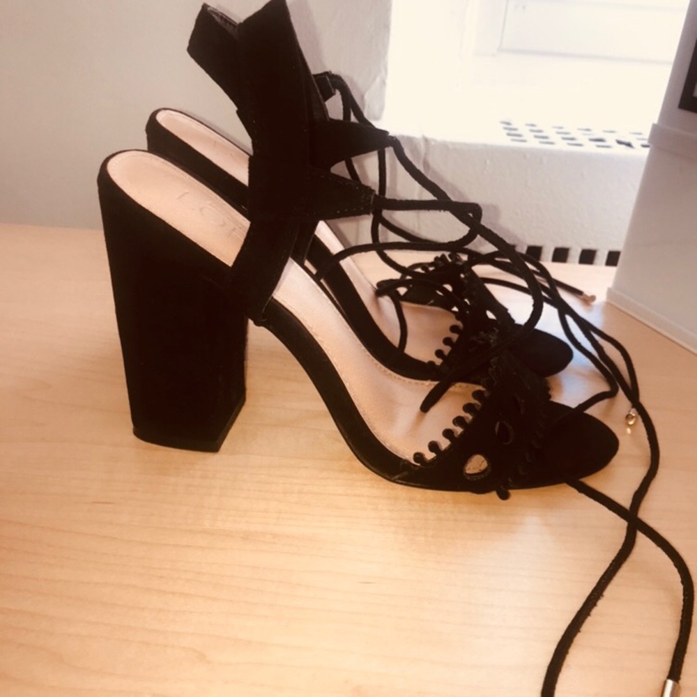 NWOT LOFT Suede Lace Up Sandal